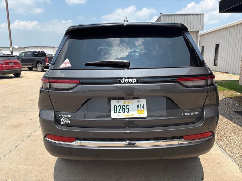 2025 Jeep Grand Cherokee Laredo X 4x4Image 10