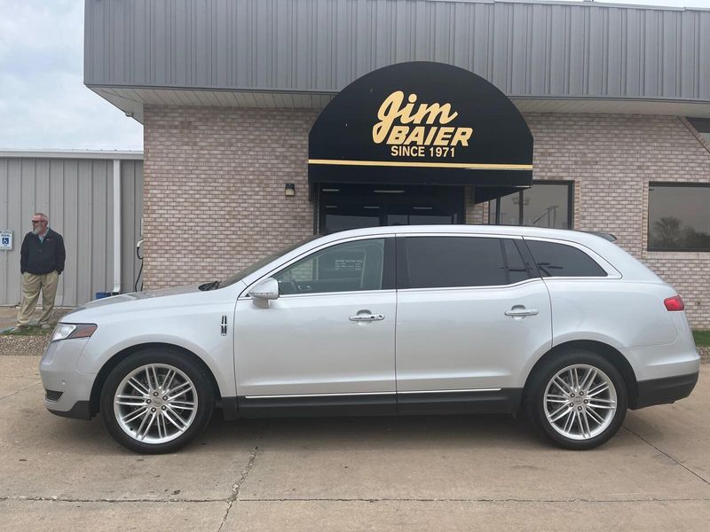 2019 Lincoln MKT ReserveImage 2