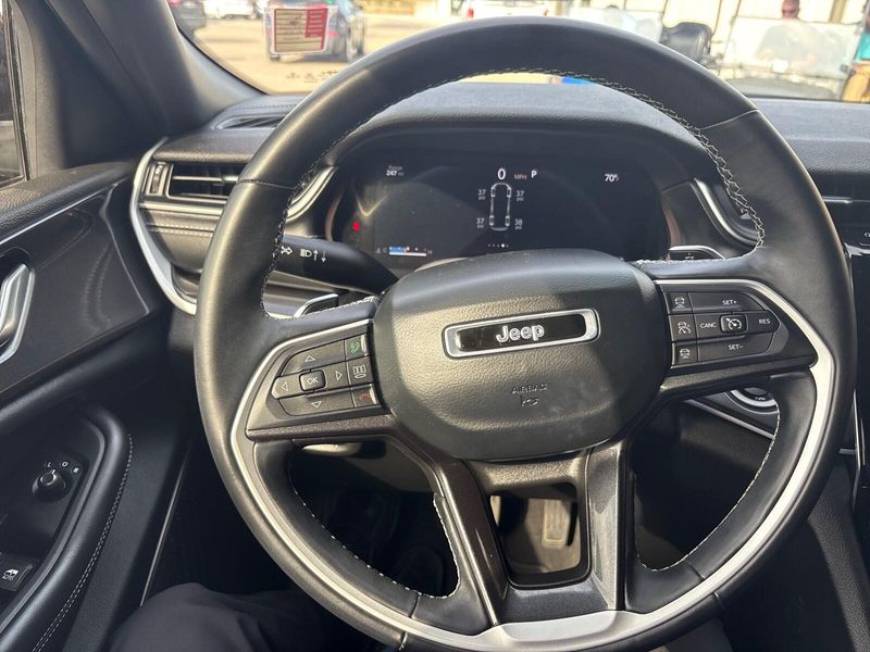 Used 2021 Jeep Grand Cherokee L AltitudeImage 14