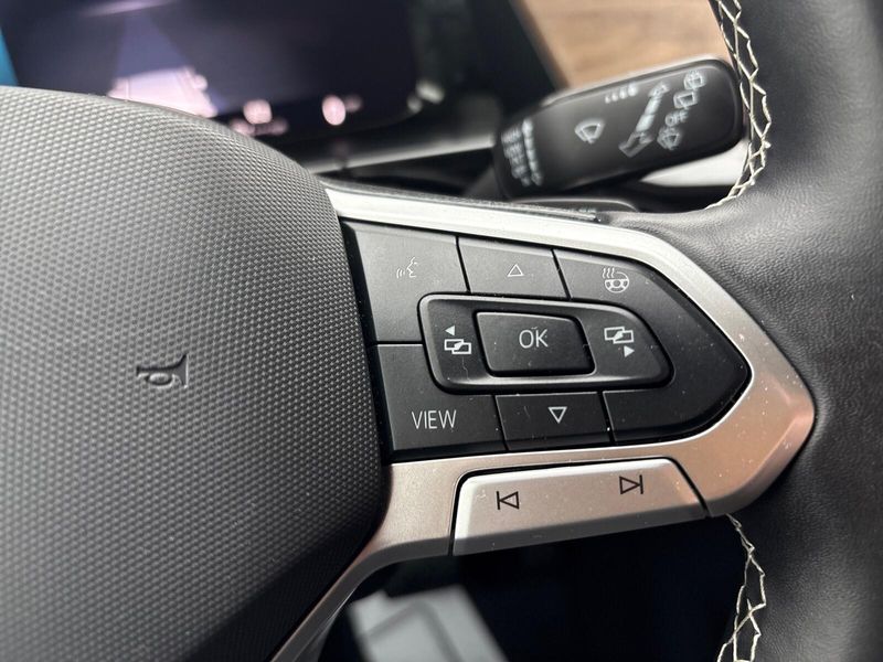 Used 2024 Volkswagen Atlas 2.0T SE w/TechnologyImage 15