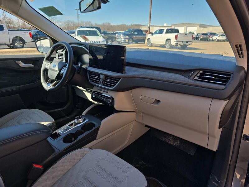 2023 Ford Escape PlatinumImage 12