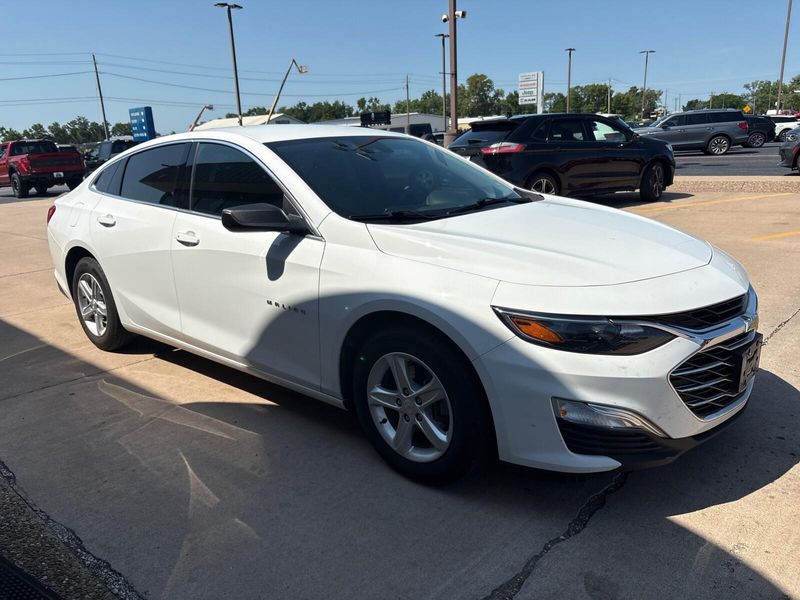 Used 2023 Chevrolet Malibu LSImage 7