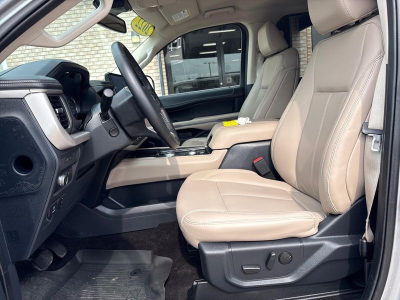 2022 Ford Expedition XLTImage 3