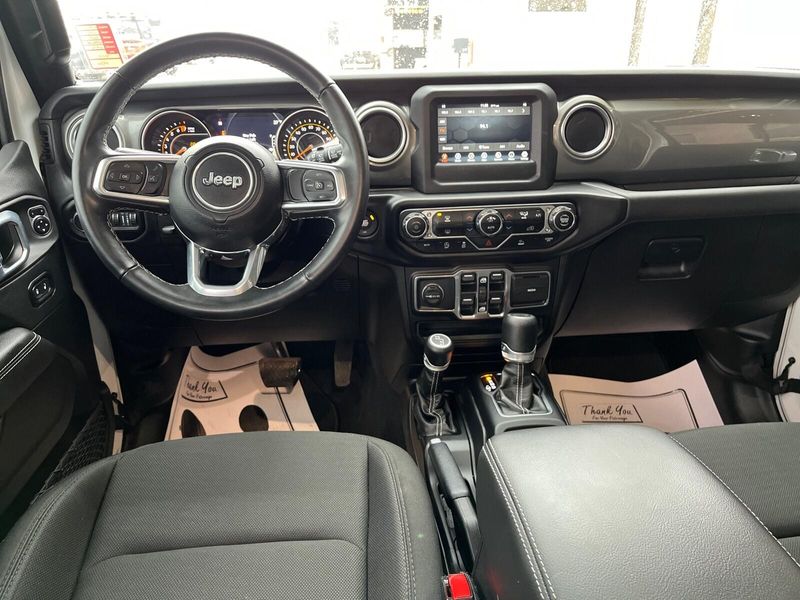 2021 Jeep Wrangler Unlimited SaharaImage 4