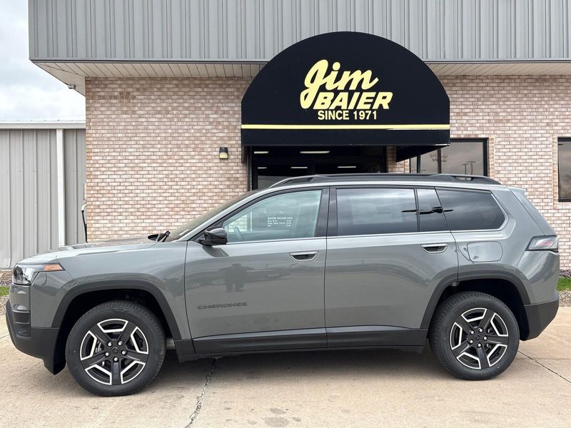 New 2026 Jeep Cherokee LaredoImage 2