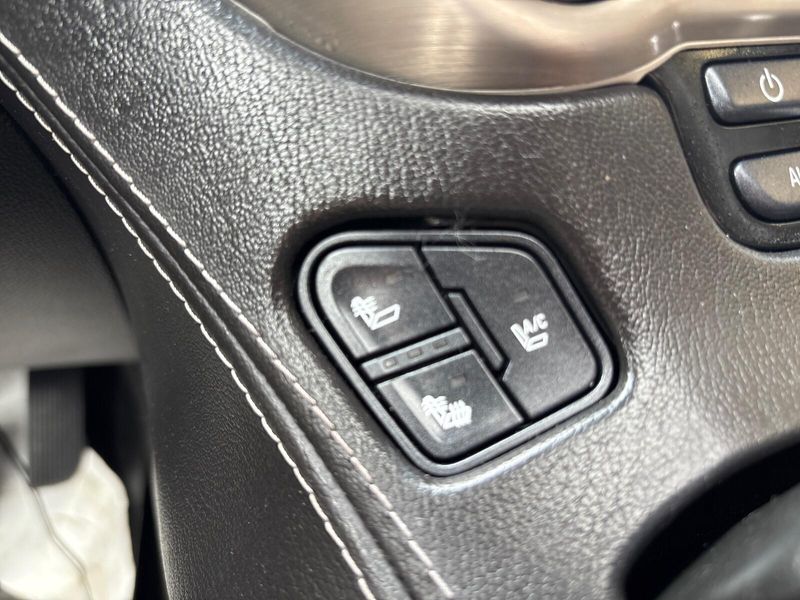 2016 GMC Yukon XL DenaliImage 25