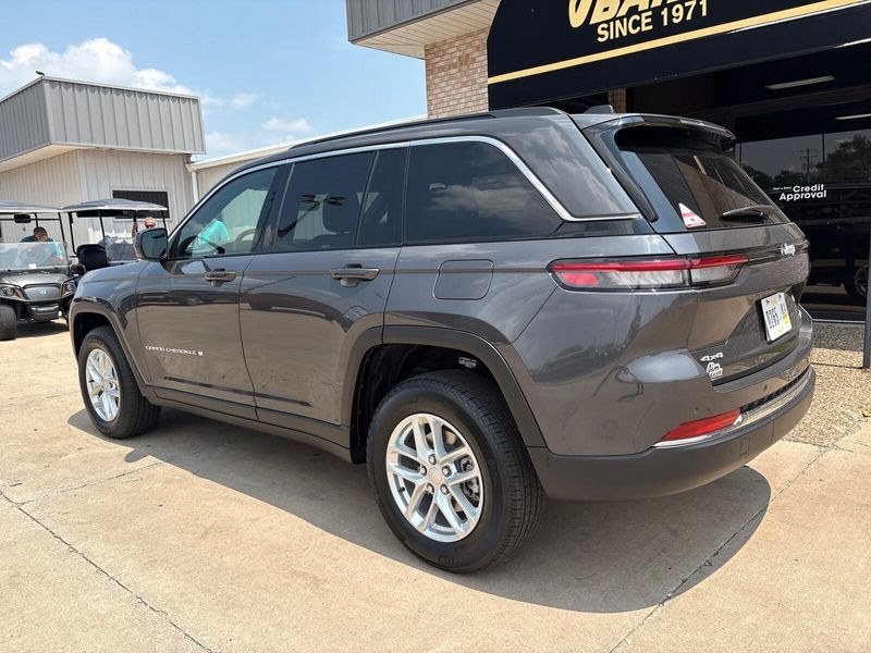 2025 Jeep Grand Cherokee Laredo X 4x4Image 12
