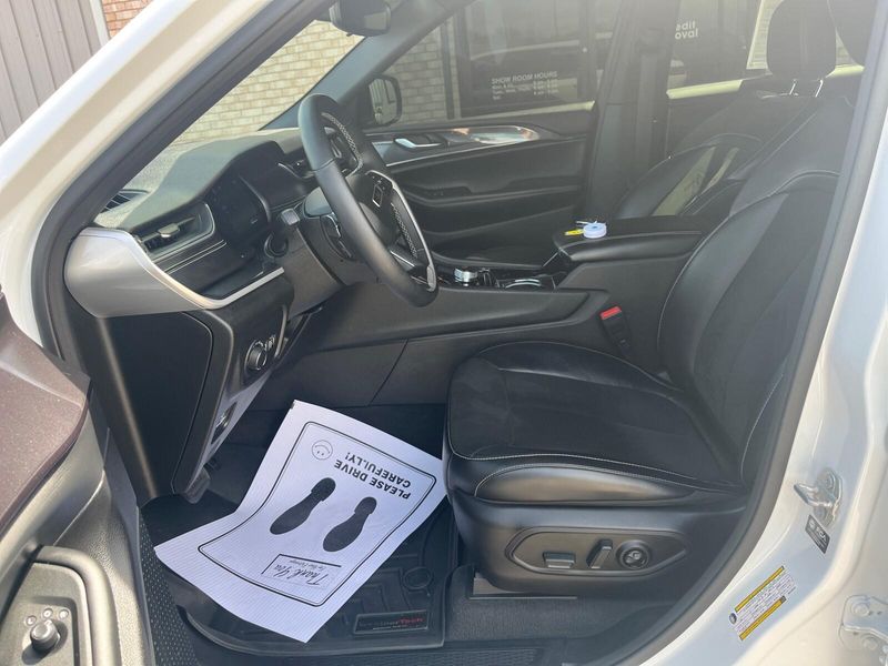 2021 Jeep Grand Cherokee L AltitudeImage 3