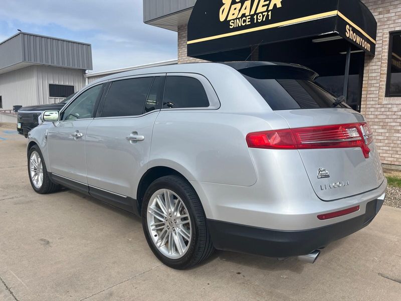 2019 Lincoln MKT ReserveImage 13