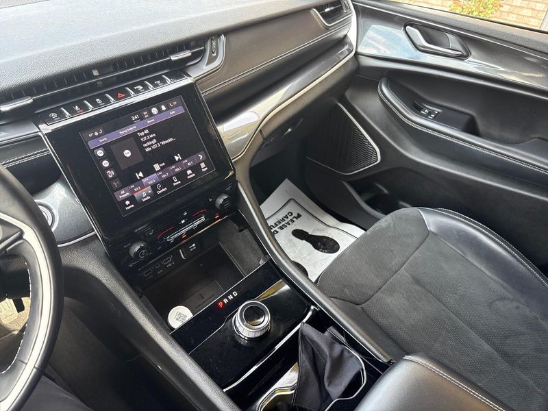 Used 2021 Jeep Grand Cherokee L AltitudeImage 18