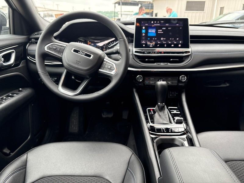 2025 Jeep Compass Latitude 4x4Image 5