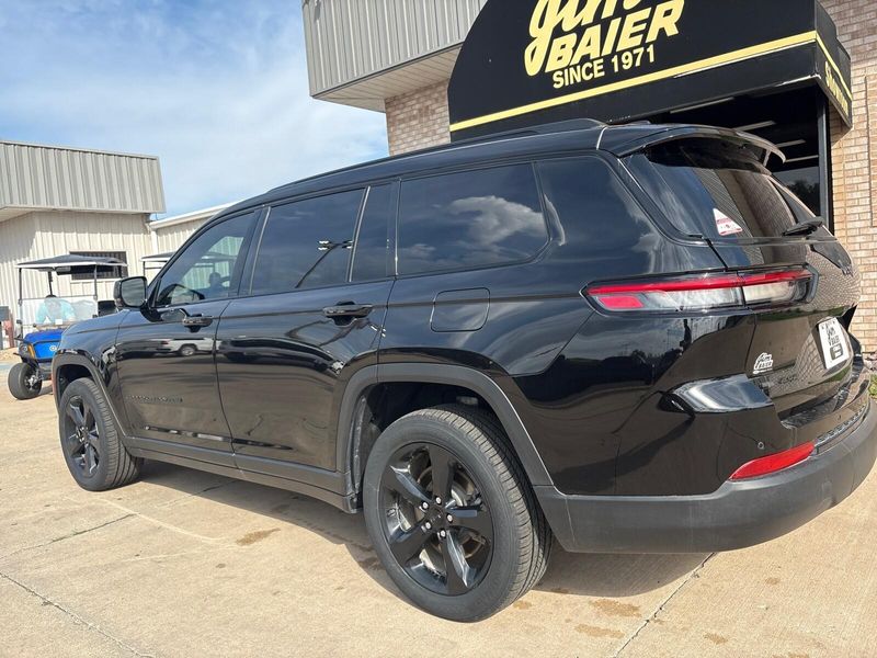 Used 2021 Jeep Grand Cherokee L AltitudeImage 12
