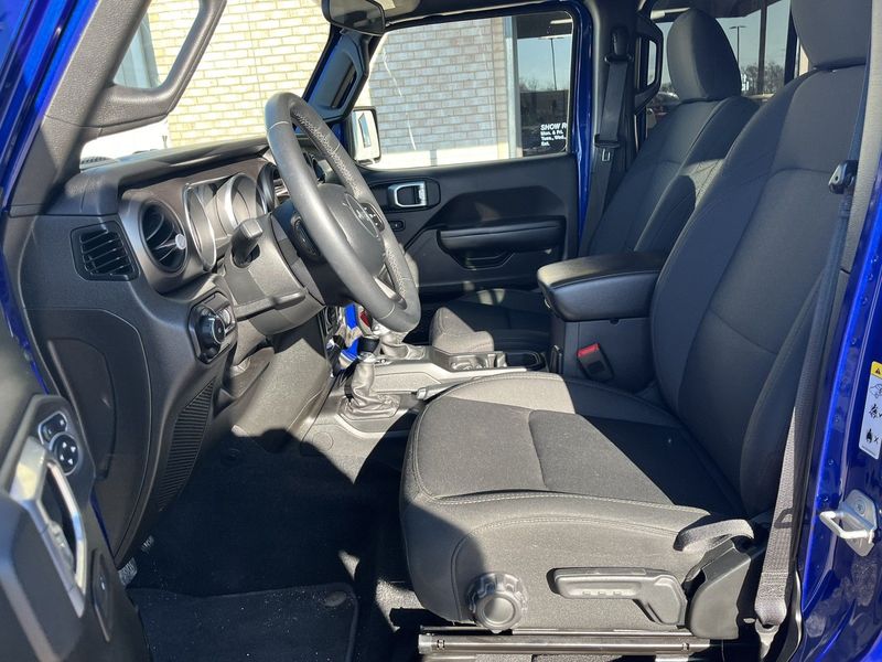 2018 Jeep Wrangler Unlimited Sport SImage 3
