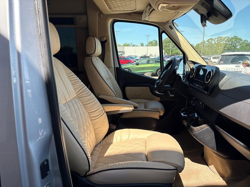 Used 2019 Mercedes-Benz Sprinter 3500XD Chassis Image 6