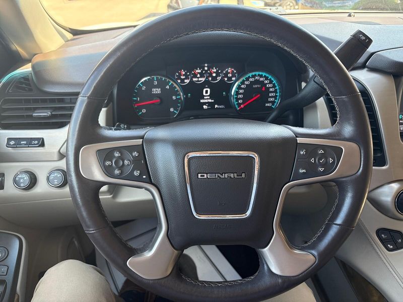 Used 2017 GMC Yukon DenaliImage 21