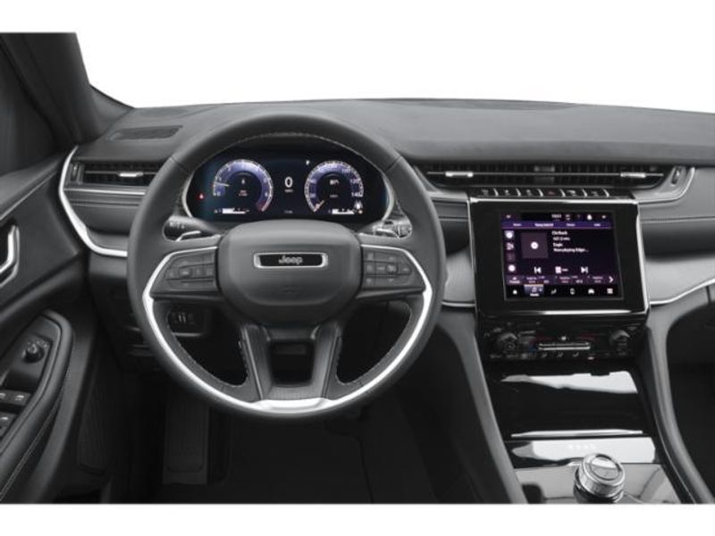New 2027 Jeep Grand Cherokee Laredo AltitudeImage 6