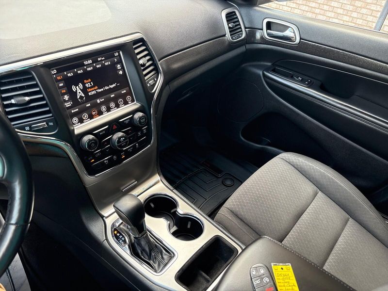 2018 Jeep Grand Cherokee LaredoImage 15