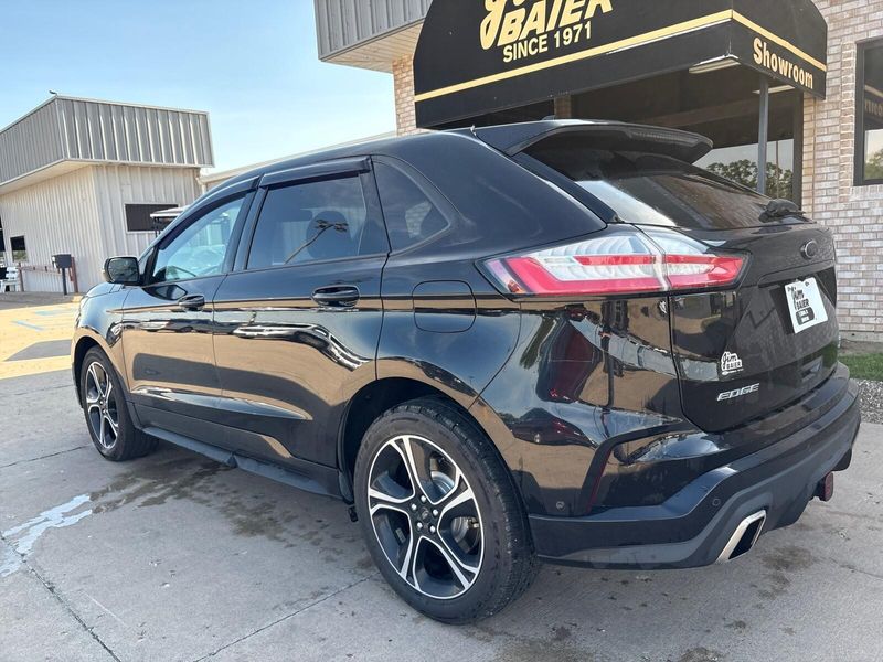2019 Ford Edge STImage 12