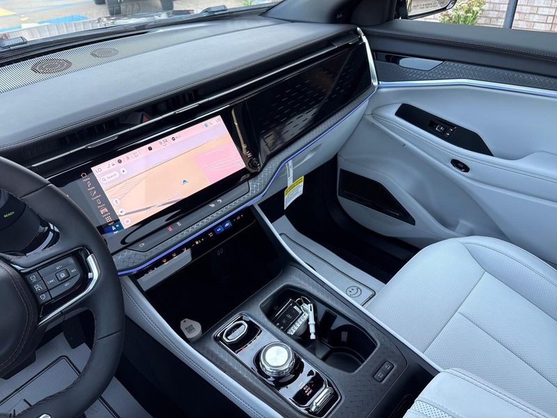 2025 Jeep Wagoneer S Wagoneer S LimitedImage 17