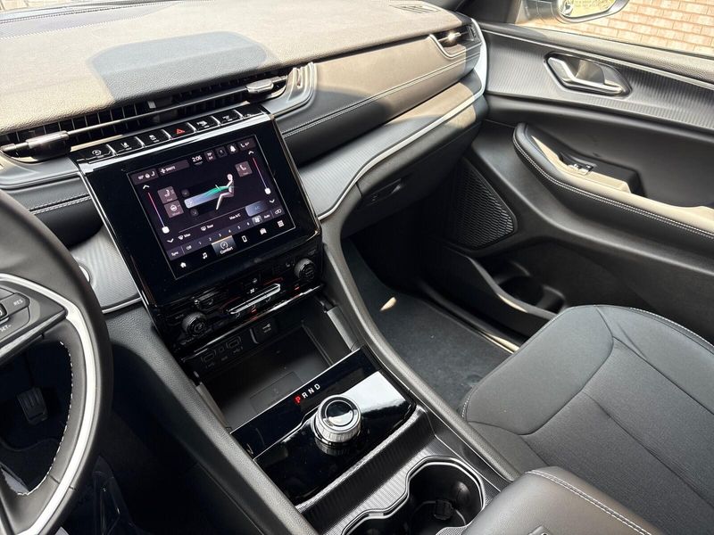 2025 Jeep Grand Cherokee Laredo X 4x4Image 17