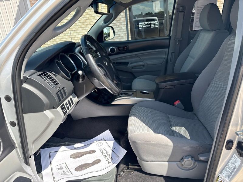 Used 2012 Toyota Tacoma Image 3