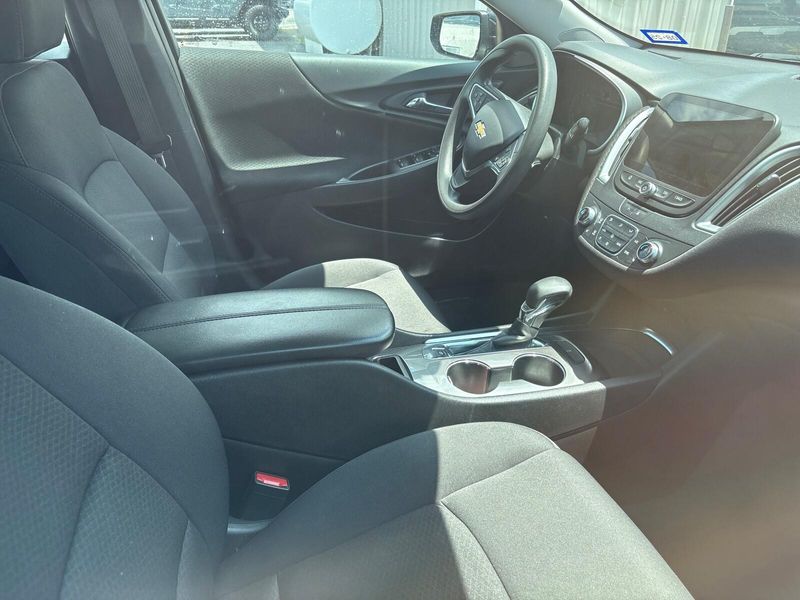 2022 Chevrolet Malibu LTImage 10
