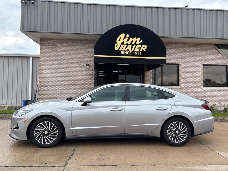 Used 2023 Hyundai Sonata Hybrid LimitedImage 2