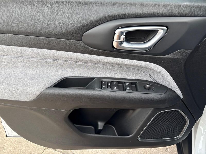 New 2026 Jeep Compass Latitude Altitude 4x4Image 12