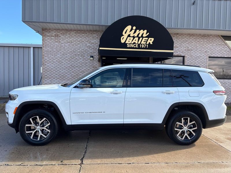 New 2025 Jeep Grand Cherokee L Limited 4x4Image 2