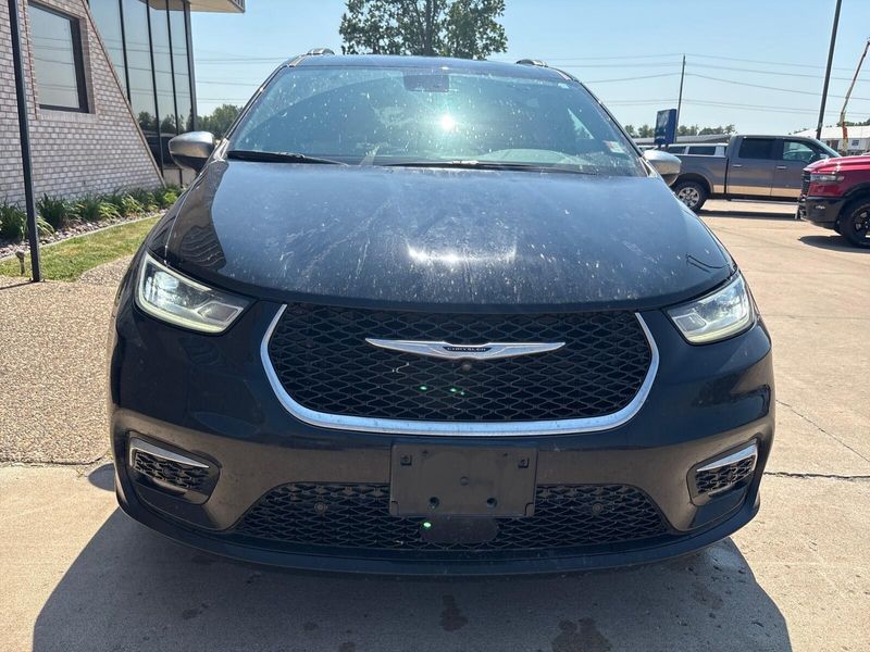 Used 2026 Chrysler Pacifica PinnacleImage 8