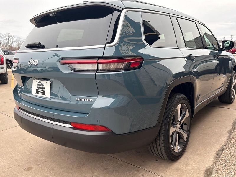 New 2026 Jeep Grand Cherokee L Limited 4x4Image 11