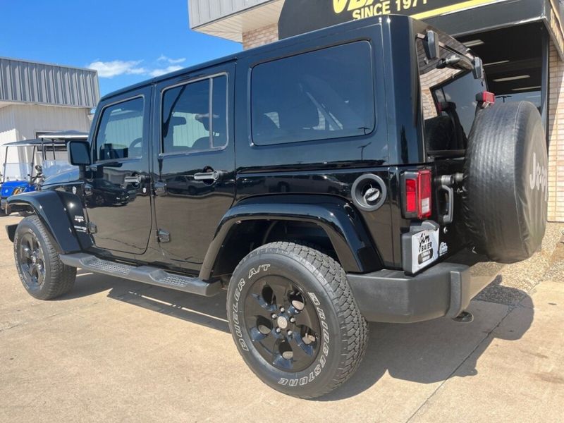 2018 Jeep Wrangler JK Unlimited SaharaImage 11