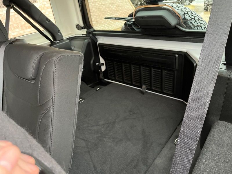 2021 Jeep Wrangler Unlimited SaharaImage 5