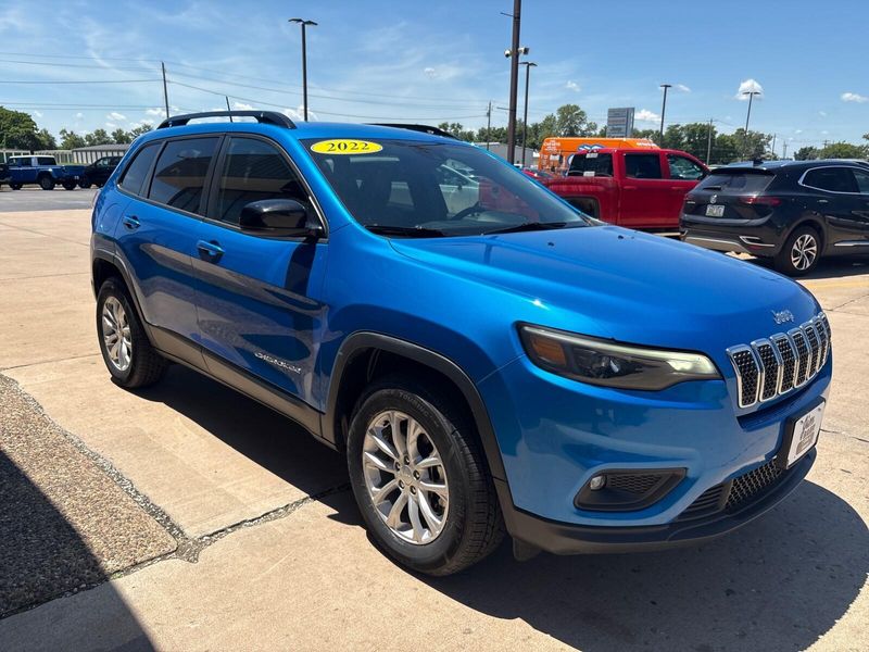 Used 2022 Jeep Cherokee Latitude LuxImage 7