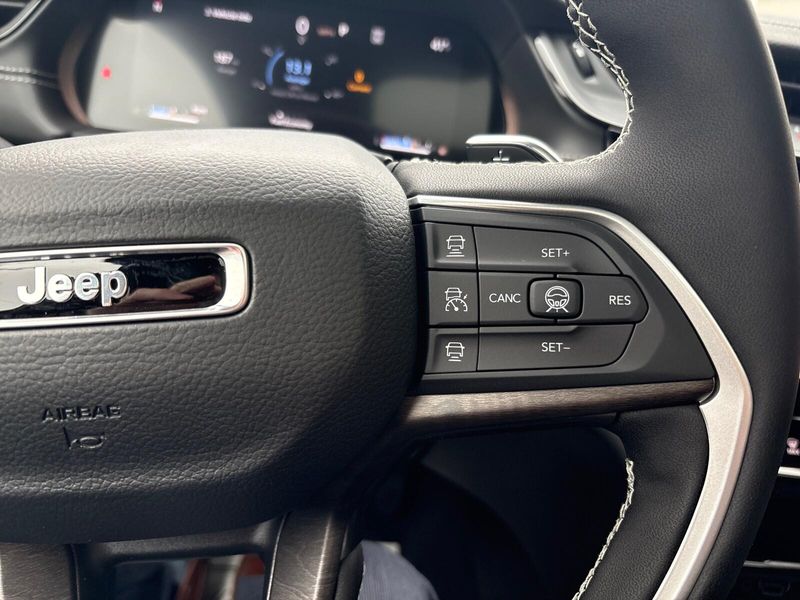 New 2026 Jeep Grand Cherokee Laredo Altitude 4x4Image 15