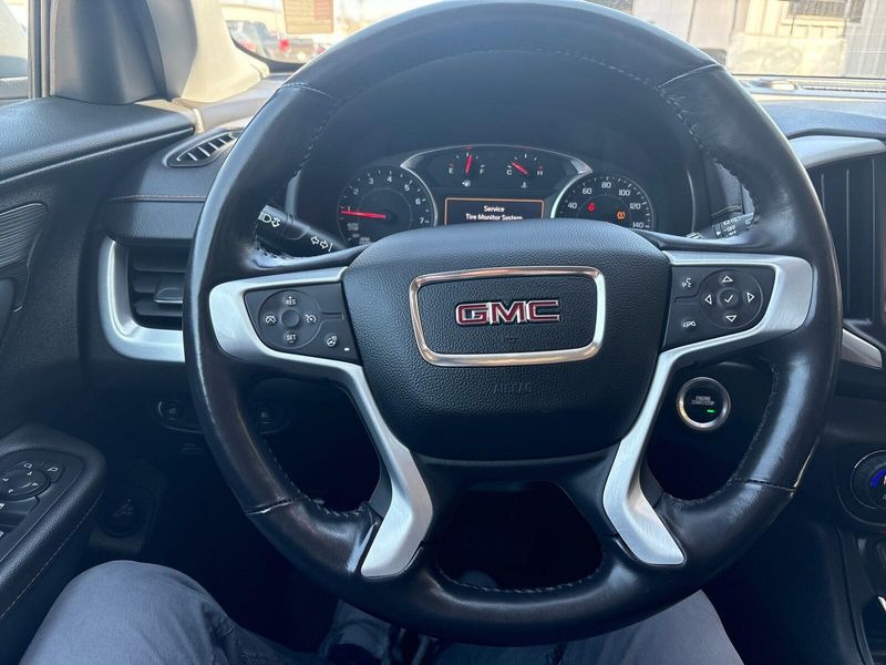 Used 2019 GMC Terrain SLTImage 13