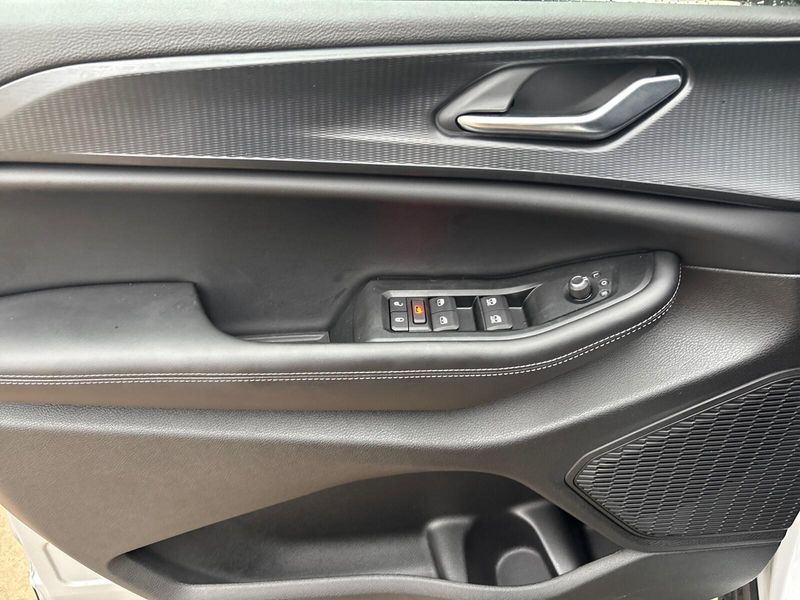 2025 Jeep Grand Cherokee Altitude X 4x4Image 13