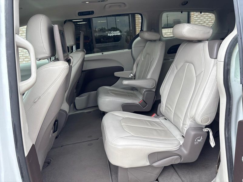 2020 Chrysler Pacifica Touring L PlusImage 4