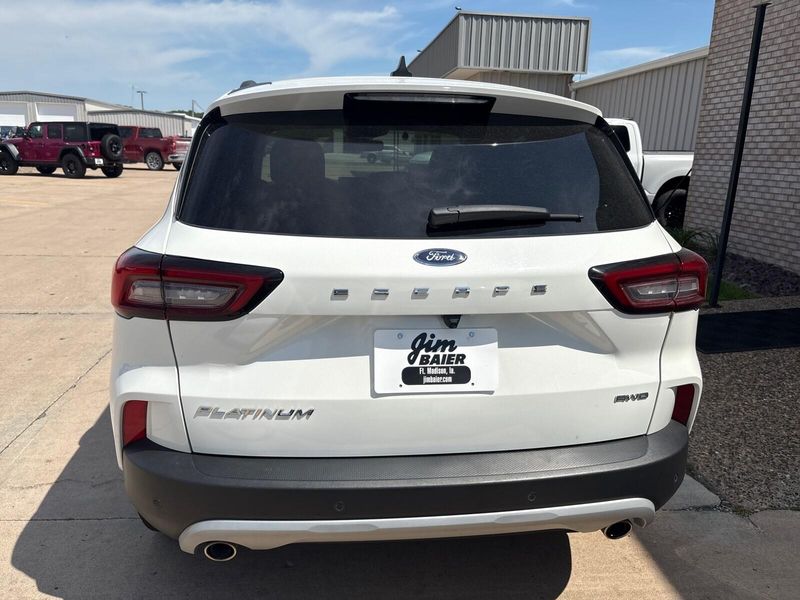 Used 2024 Ford Escape PlatinumImage 9