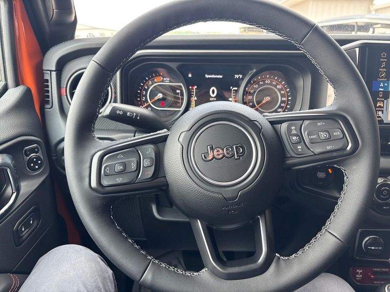 2025 Jeep Wrangler 4-door RubiconImage 14
