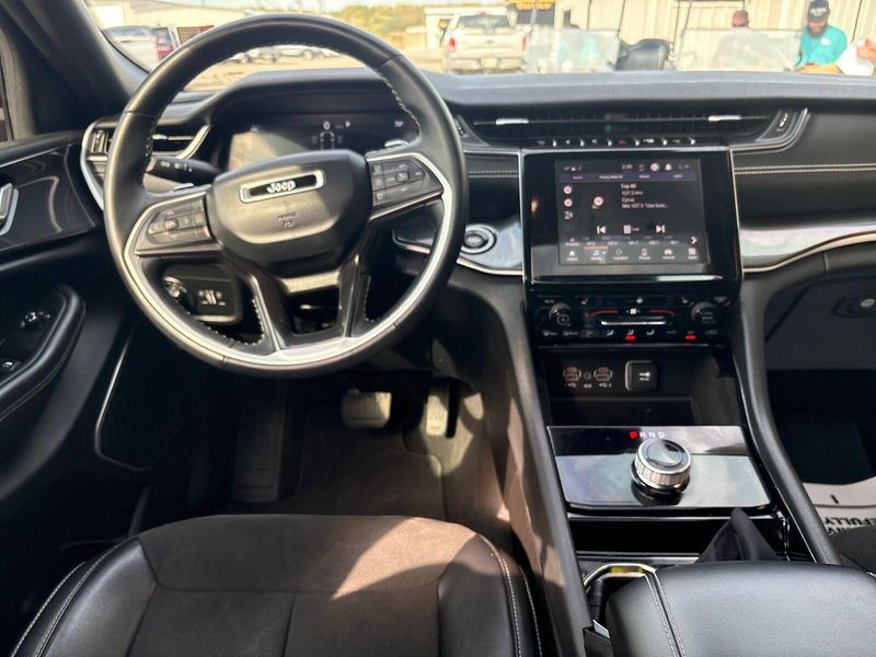 Used 2021 Jeep Grand Cherokee L AltitudeImage 6