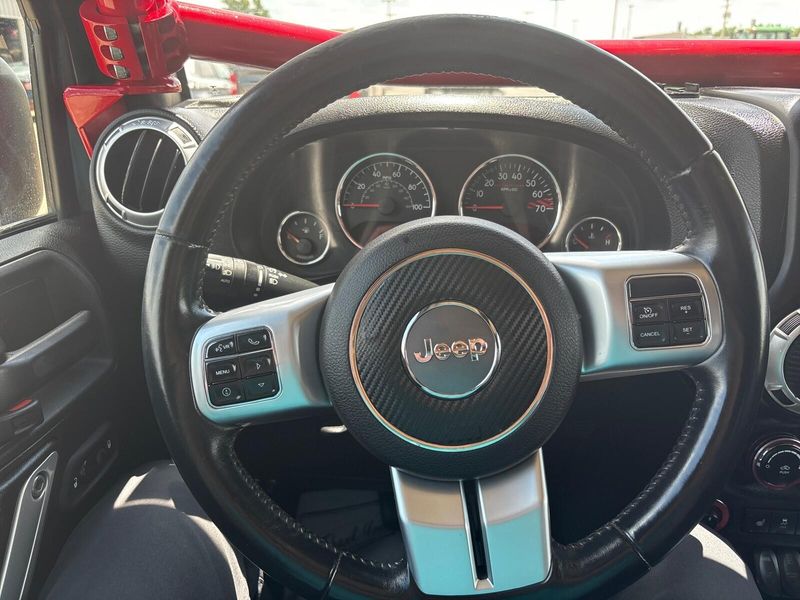 2017 Jeep Wrangler Unlimited RubiconImage 13