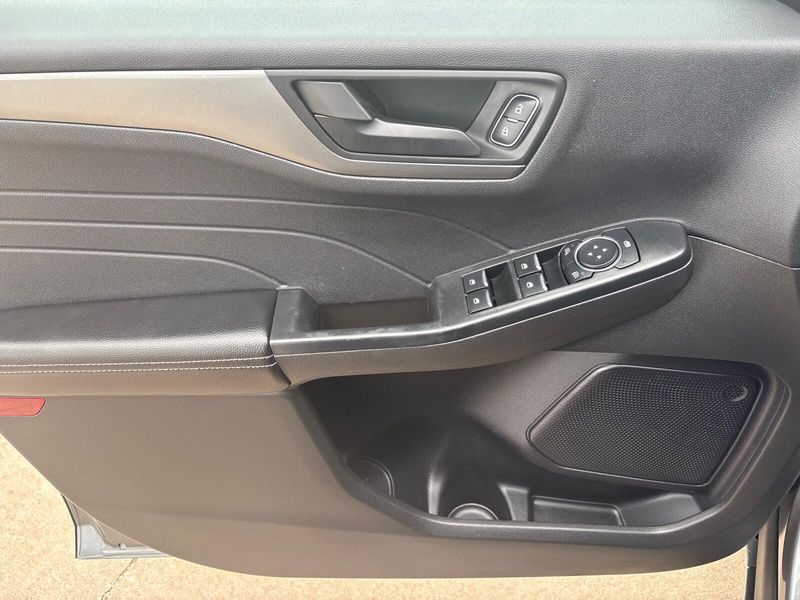 Used 2024 Ford Escape ActiveImage 12