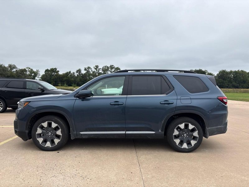 Used 2026 Honda Pilot TouringImage 5