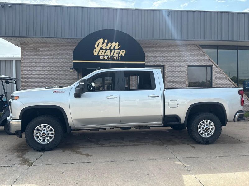Used 2022 Chevrolet Silverado 2500HD LTImage 2