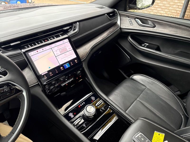 Used 2023 Jeep Grand Cherokee L OverlandImage 21