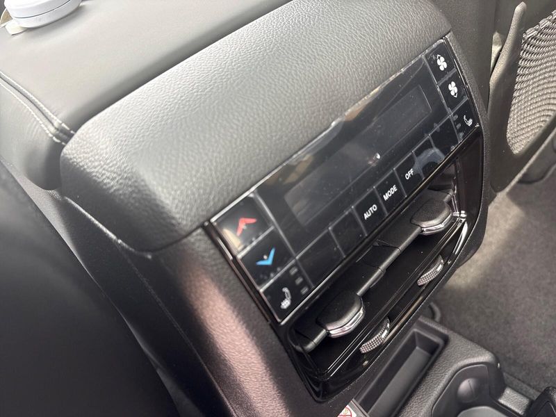 New 2026 Jeep Grand Cherokee L Limited Reserve 4x4Image 6