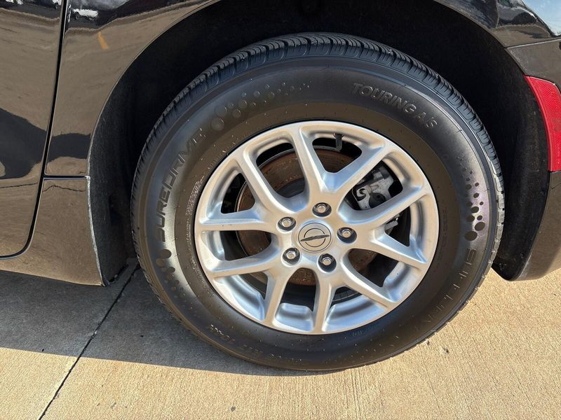 Used 2024 Chrysler Pacifica Touring LImage 12