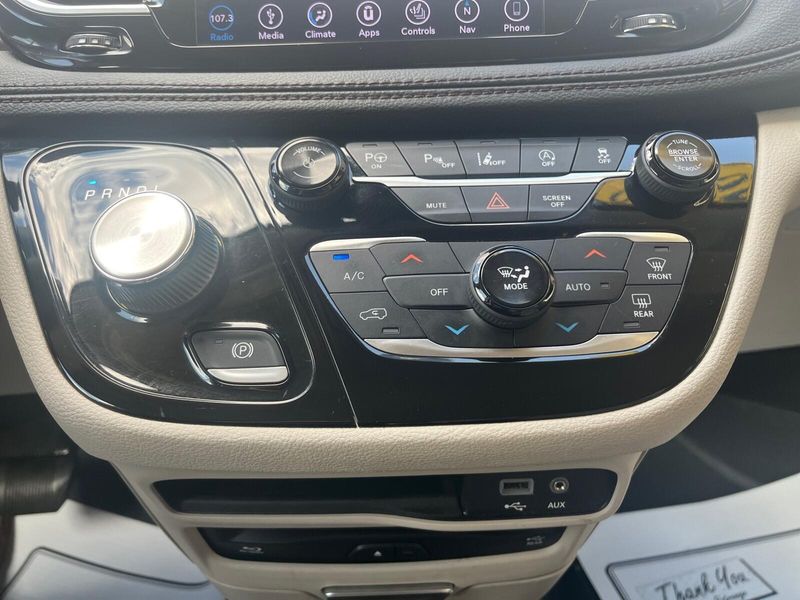 2018 Chrysler Pacifica LimitedImage 21