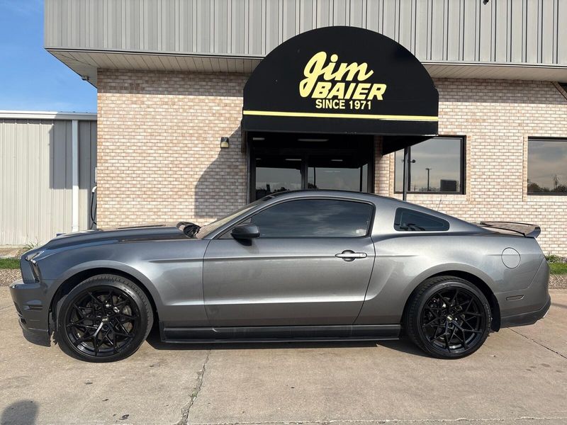 Used 2012 Ford Mustang GTImage 2